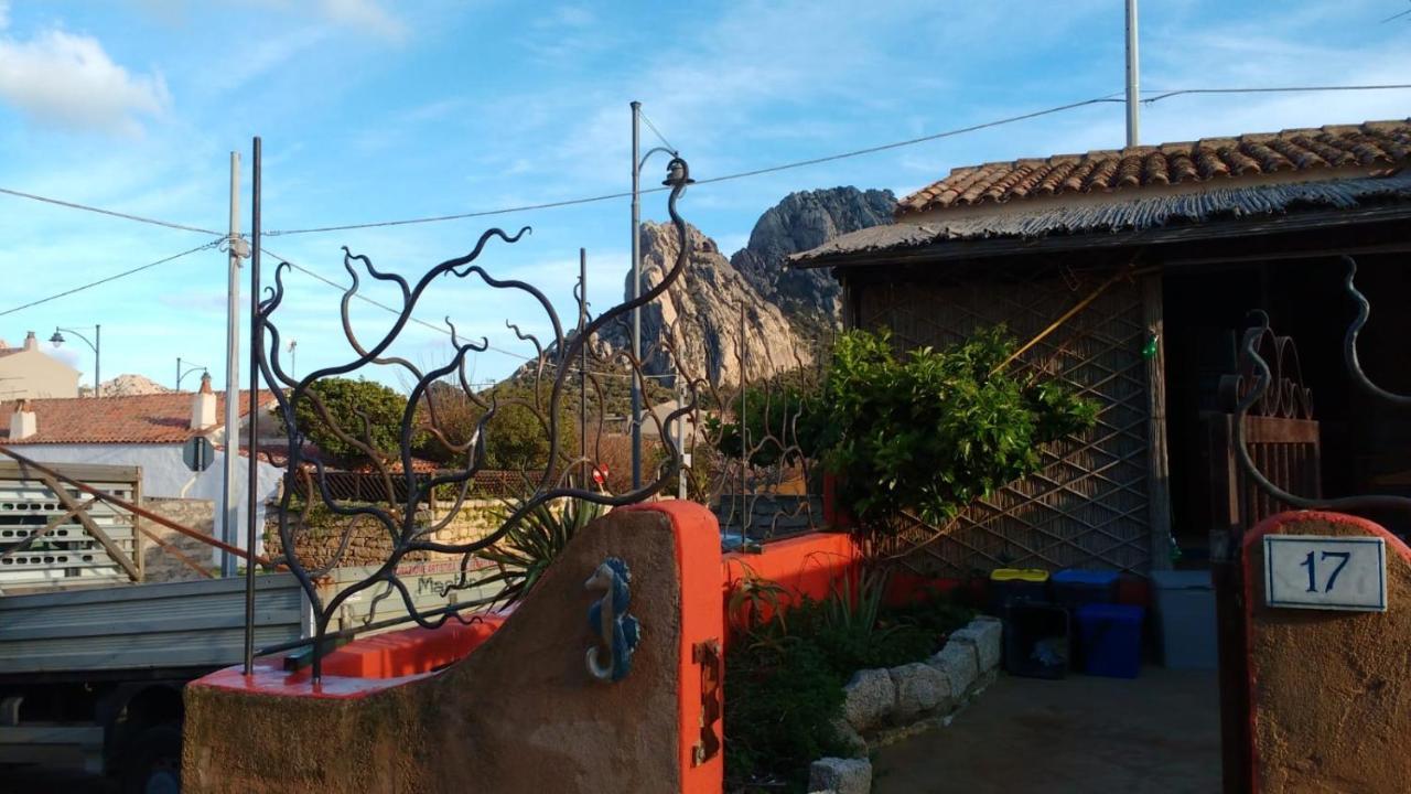 Place San Pantaleo : Jolie Maison Sarde Authentique Vila Exterior foto